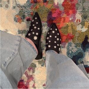 Free people Floral Embroidered Black Women's Shoes NWT SZ 8.5